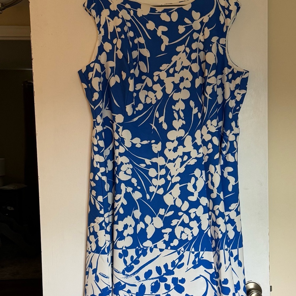 London Times Blue and White Flutter Sleeve Sundress